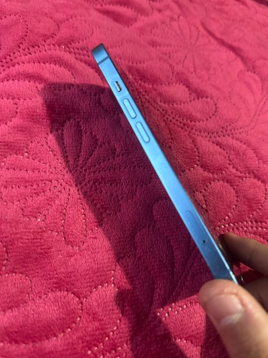 iPhone 13 128GB DEFECT .Funcțional. Ecran & spate sparte