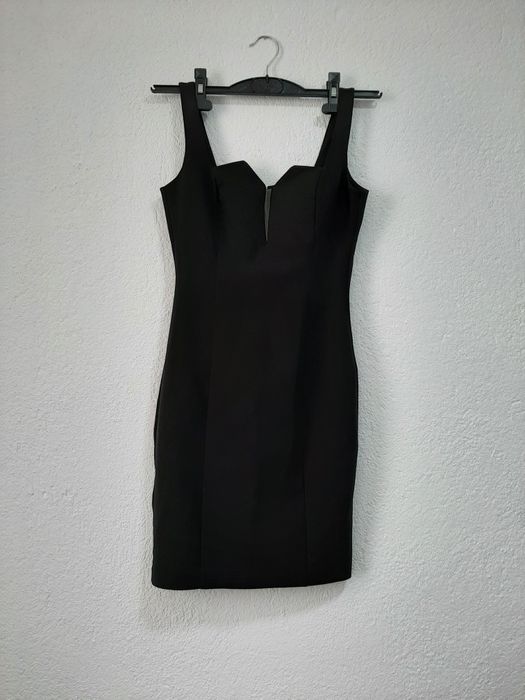 Черна официална рокля