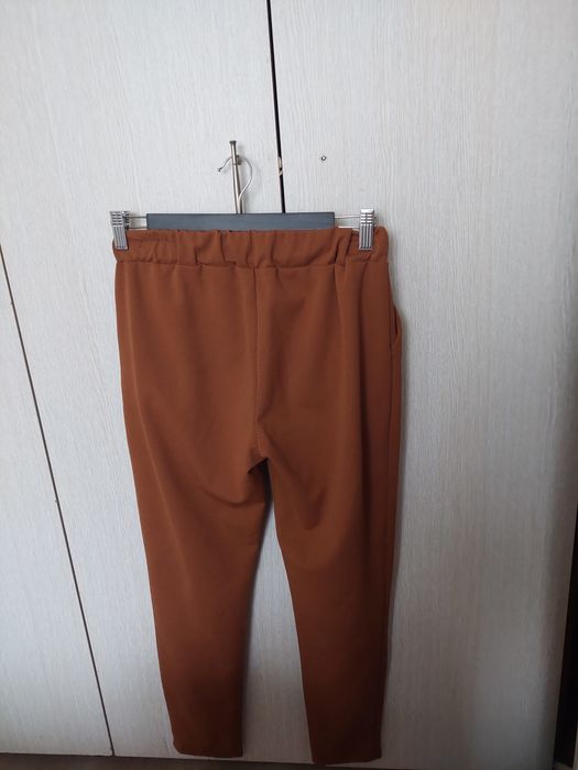 Pantaloni damă maro eleganți, elastici, Made in Italy, mărimea S – off