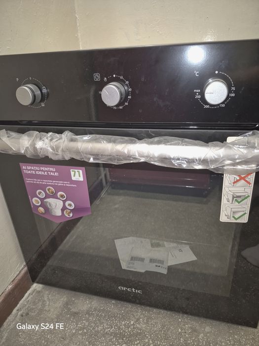 Vând pachet cuptor incorporabil si plita ARCTIC