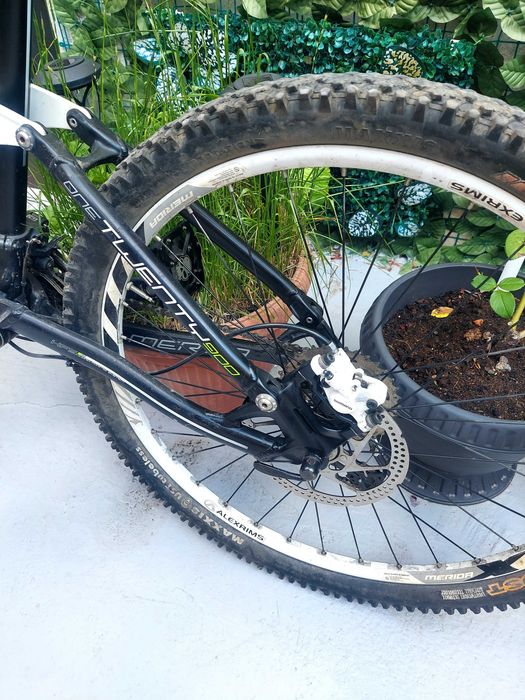 Bicicleta teren muntos