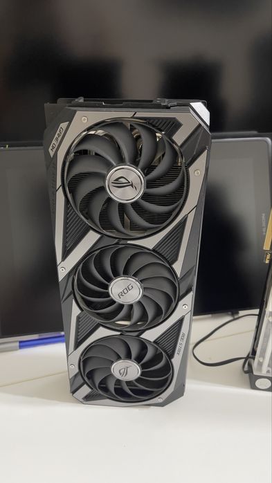 Видеоката ASUS ROG STRIX 3090 24GB