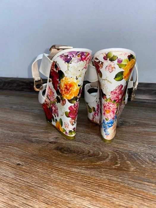 Босоножки в ИДЕАЛЬНОМ состоянии