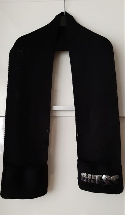 Fular Guess,negru cu buzunare,superb