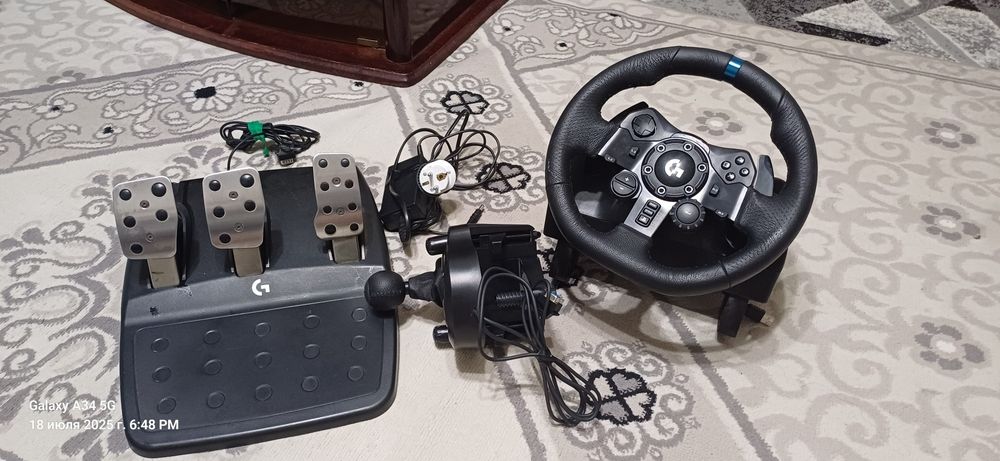 Logytech G923 + Driving Force Shifter