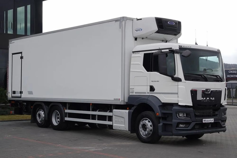 MAN TGS 26.360 / 6x2 / FRIGIDER -8.2 M / CARRIER SUPRA 850 GENERATOR / LIFTARE / UȘĂ LATERALĂ / 2022 / DUPĂ CONTRACTUL DE SERVICE