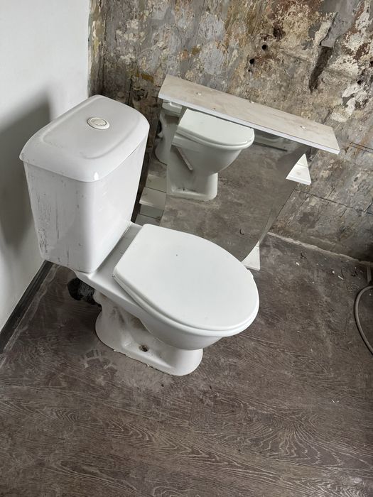 Зеркало с полкой