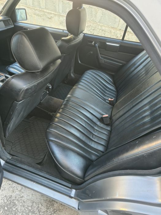 Mercedes 190 d.                                                                                    .