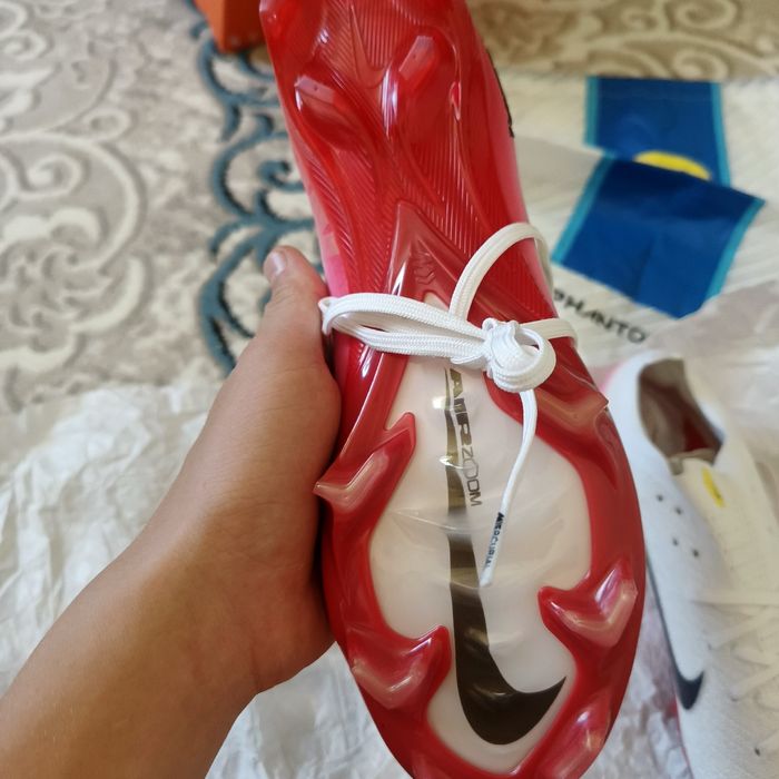 Butsa sotiladi air zoom vapor 16 elite  yangi umuman kiyilmagan