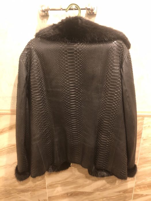 Куртка из кожи питона
