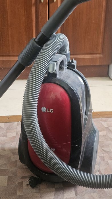 Продам рабочий пылесос