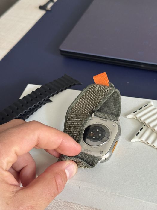 Apple Ultra 49 mm *като нов*  cellular titanium с три каишки
