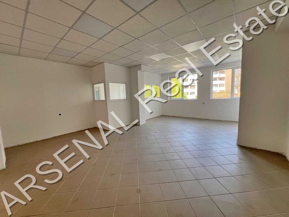 Дава се под наем Офис в София, Дървеница - 260 кв.м за 1150 € - Снимка #1