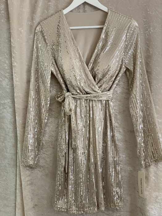 Къса пайетена рокля. Червен,  черен , златен. С, М, Л