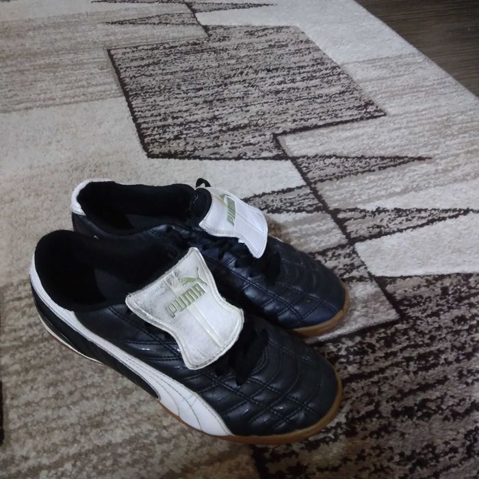 Adidasi de sala nr.38