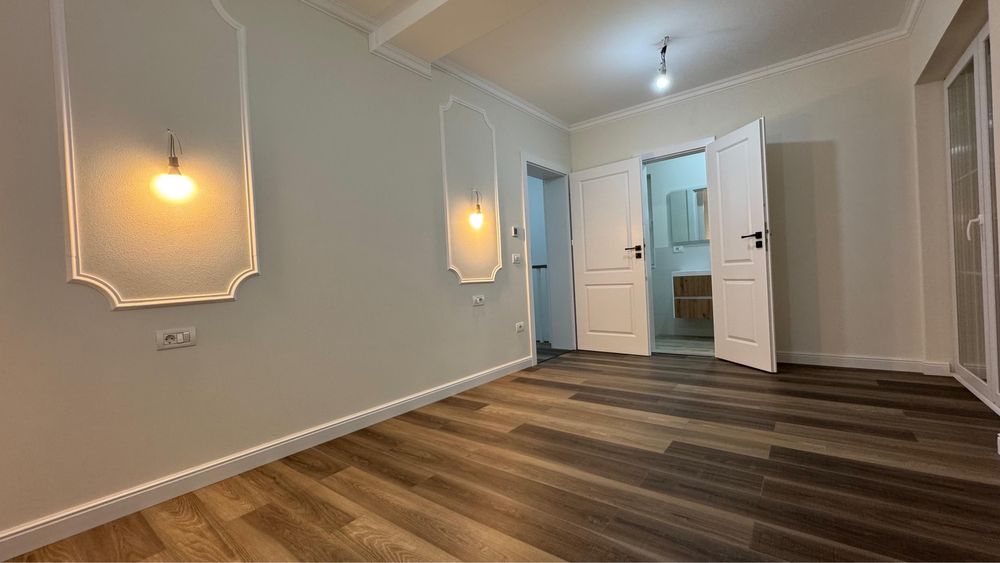 Proprietar-Casă individuală despartită cam.tehnică Moșnița Nouă-asfalt