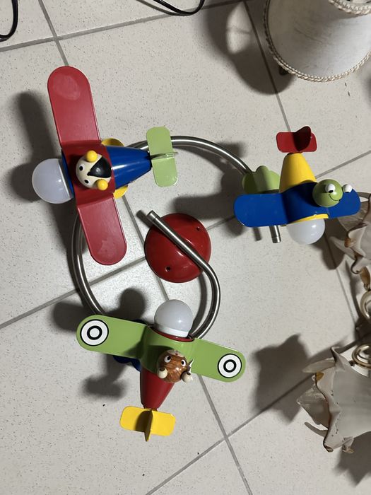 Продам люстры 6 штук