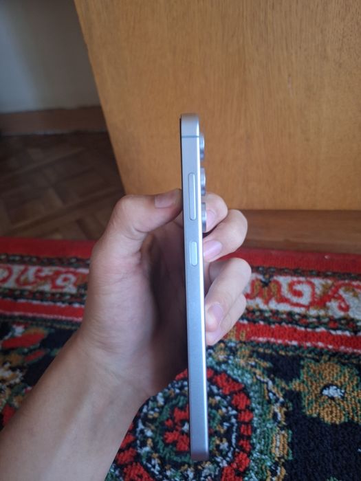 Samsung S24 FE 128GB - Kafolatli, qutisi bilan, holati a'lo