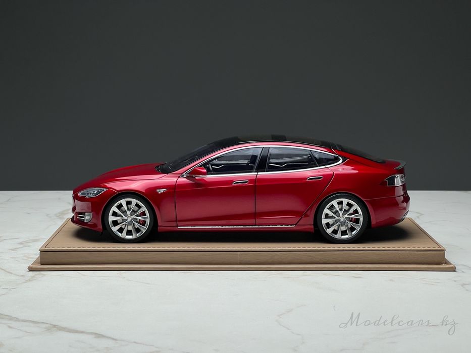 1:18 Tesla Model s Коллекционная модель