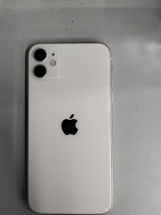 iPhone 11 продаю