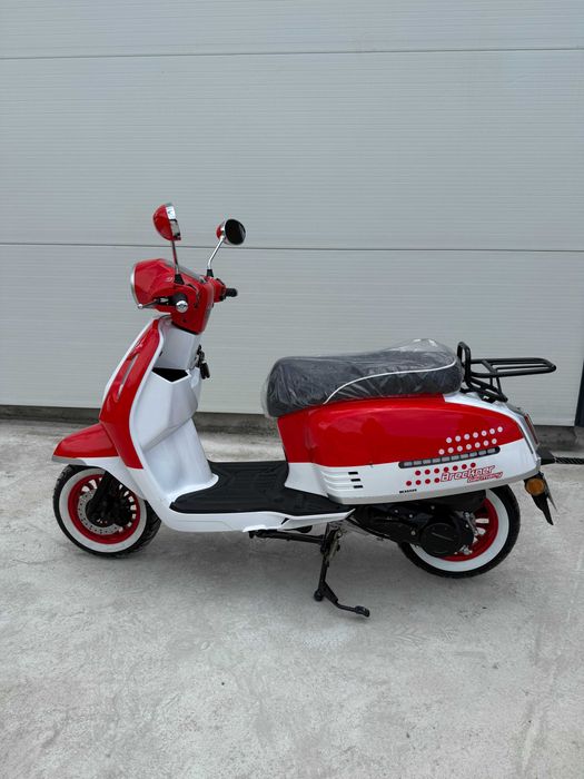 Scuter nou model Freya Breckner necesita permis