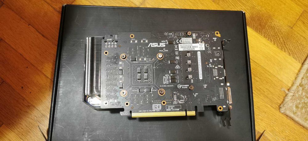 Продавам Asus gtx 1660 super