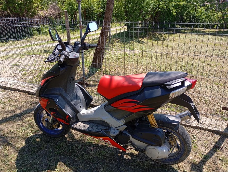 Vând Aprilia SR 80cm