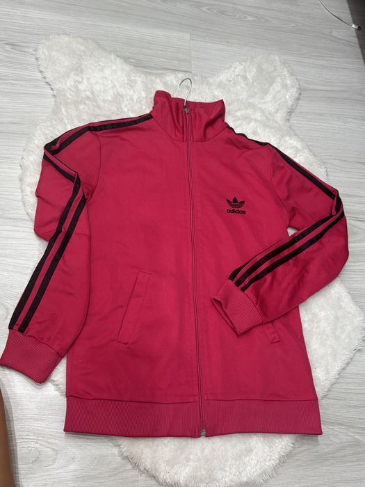 Дамски спортни горнища adidas