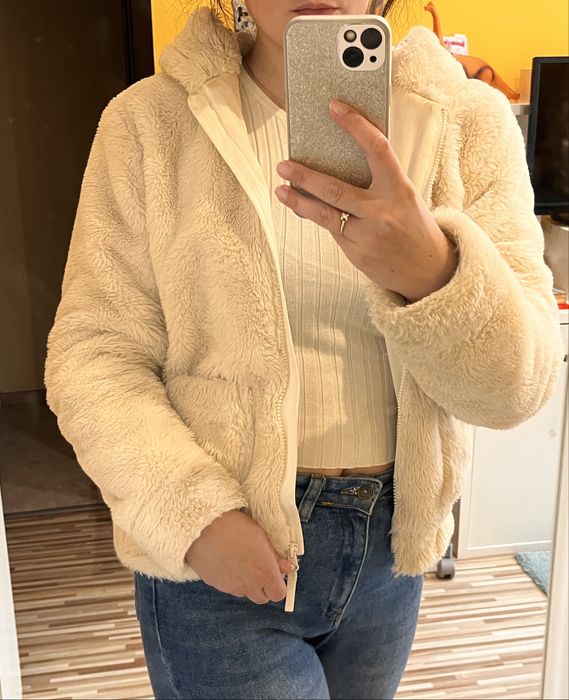 Дамски Дрешки, якета, блузи и комплекти само за 6евро