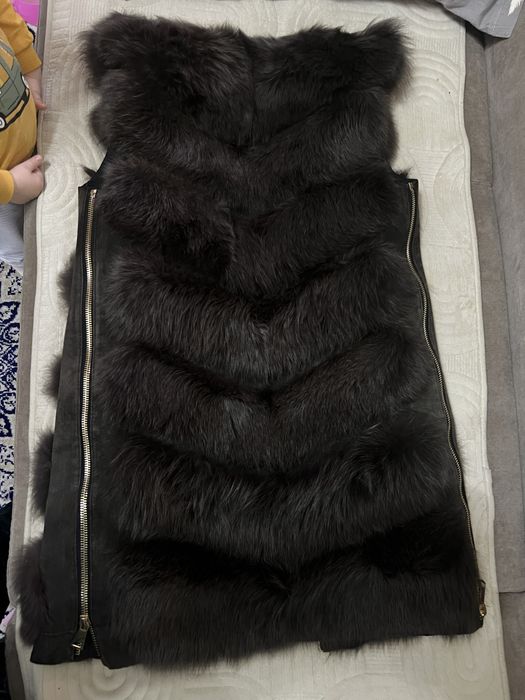 Жилетка безрукавка из натурального меха песца
