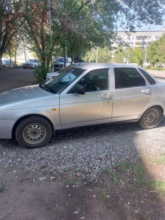 Lada Priora машина