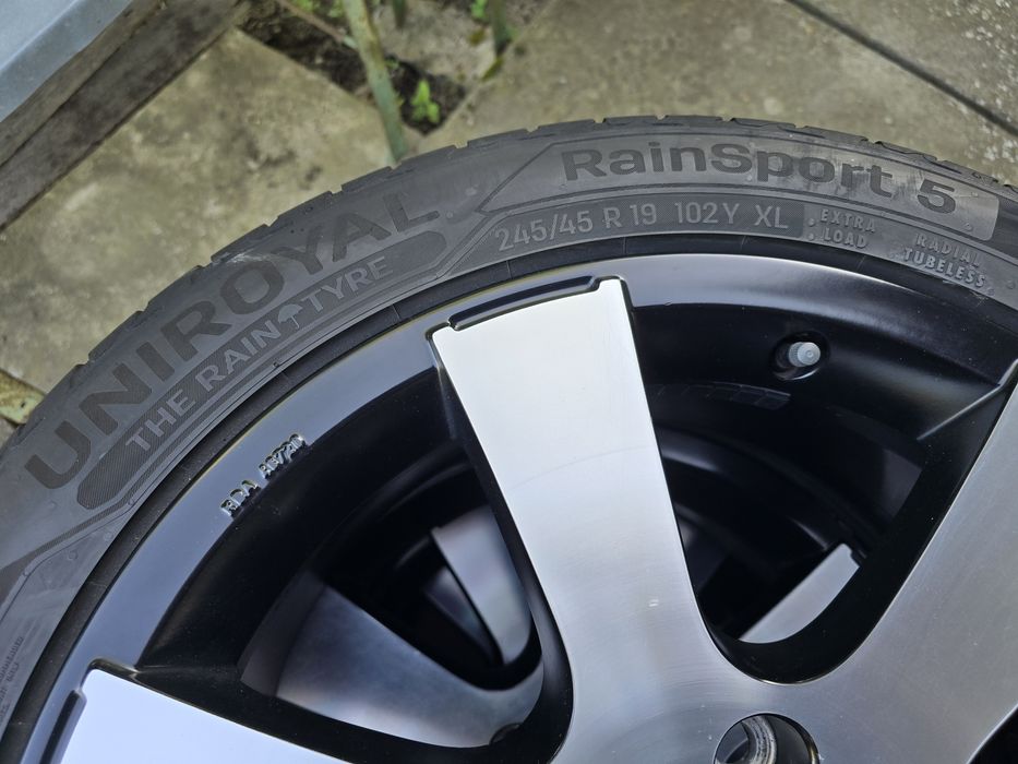 245 45 R 19 jante aliaj cu cauciucuri de vara 5 x 114,3 ET 38 DOT2021
