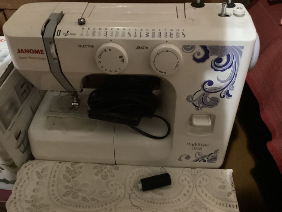 Швейная машина Janome