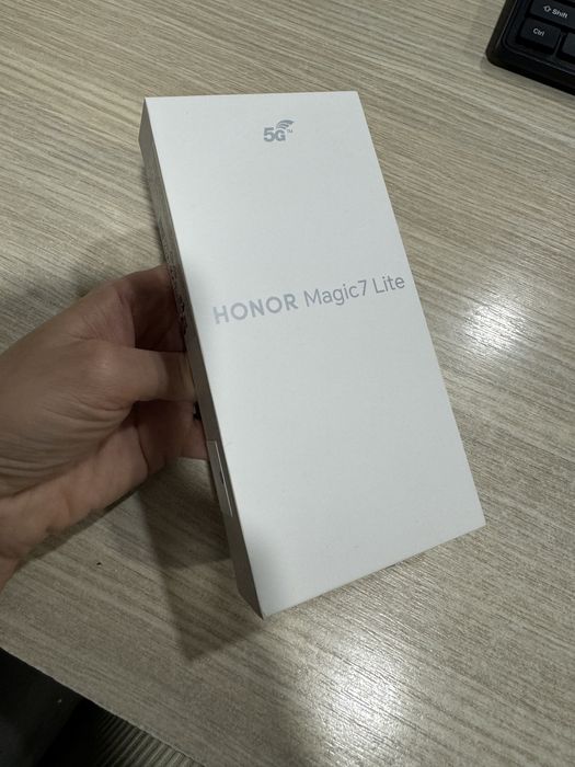 Honor Magic7 Lite, 8GB RAM, 256GB, Titanium Purple, Nou/Sigilat!!!