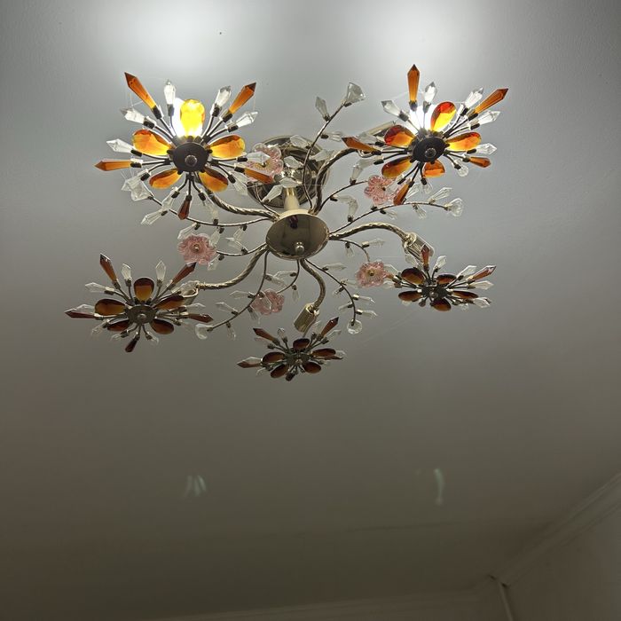 Продам люстры недорого