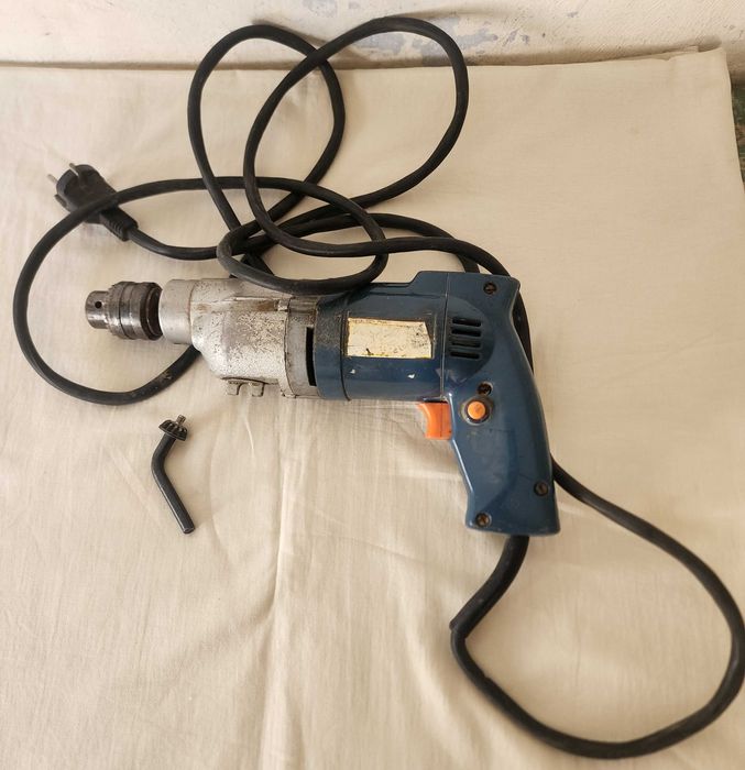 Дрель советская с ключом