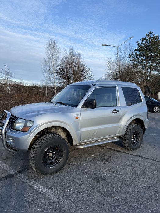 Mitsubishi Pajero mk 2   An 2001 AUTOUTILITARA