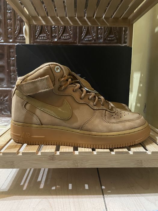 Vand URGENT Nike Air Force 1 Mid Wheat