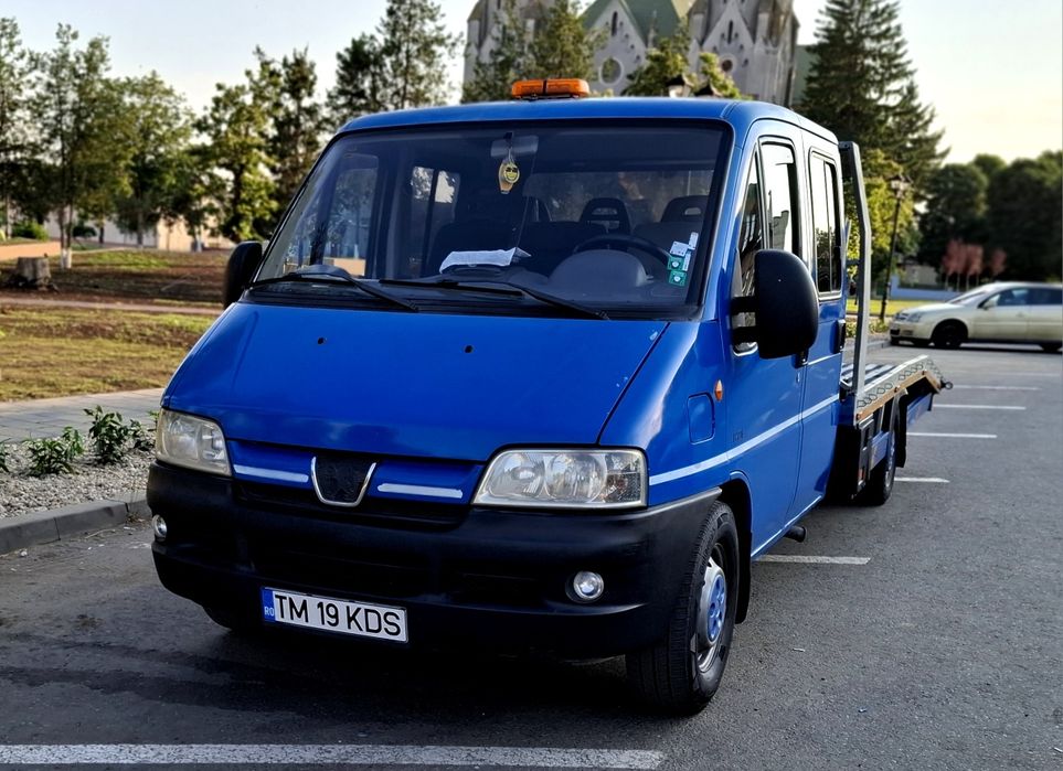 Tractări auto non-stop.