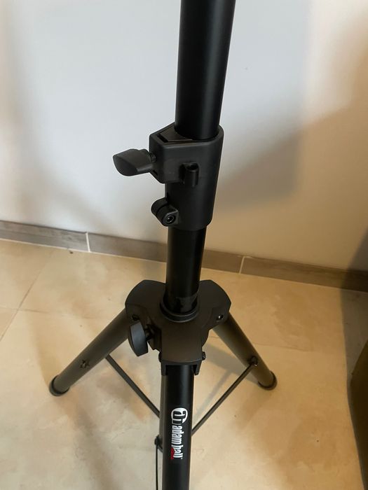 stativ laptop impecabil