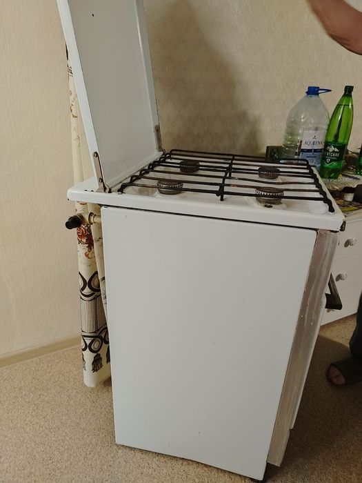 Продам газовую плиту