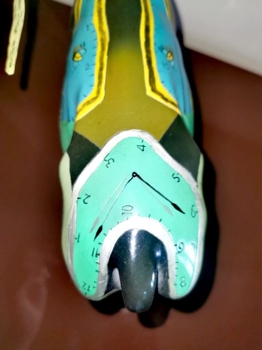 Парад на кравите CowParade Салвадор Каули крава арт фигура акрил колаж