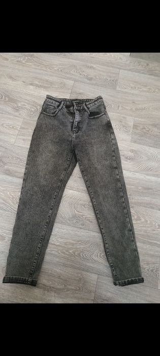 Продам джинсы женские.