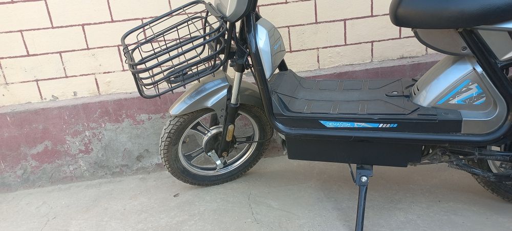 Скутер сотилади срочно