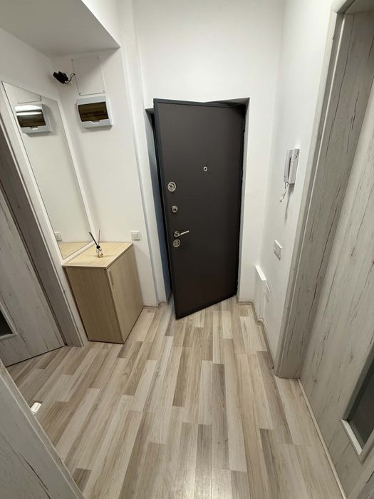 Vând apartament 2 camere mobilat modern