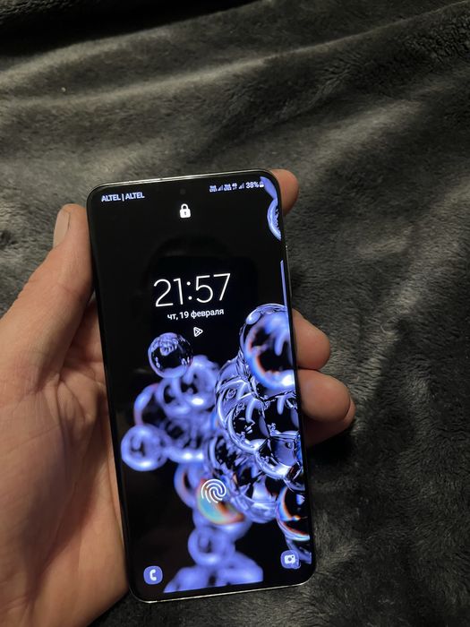 Продаю Самсунг s20