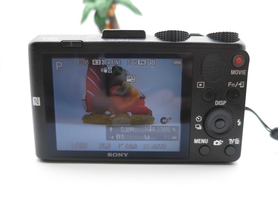 Sony Cyber-shot DSC HX60 компактен цифров фотоапарат в черен цвят, дигитална камера 30x Оптичен зум Sony G, 20.4 MP, Wi-Fi, NFC в отлично състояние