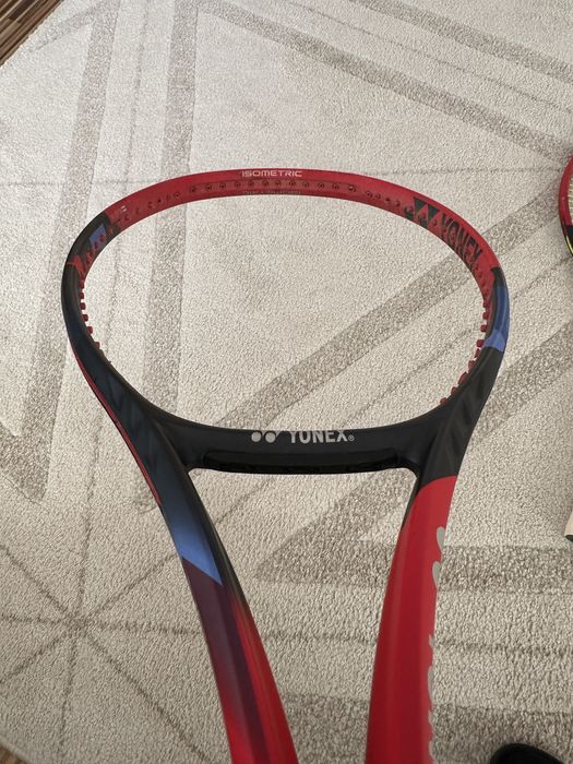 Vând Yonex Vcore 95
