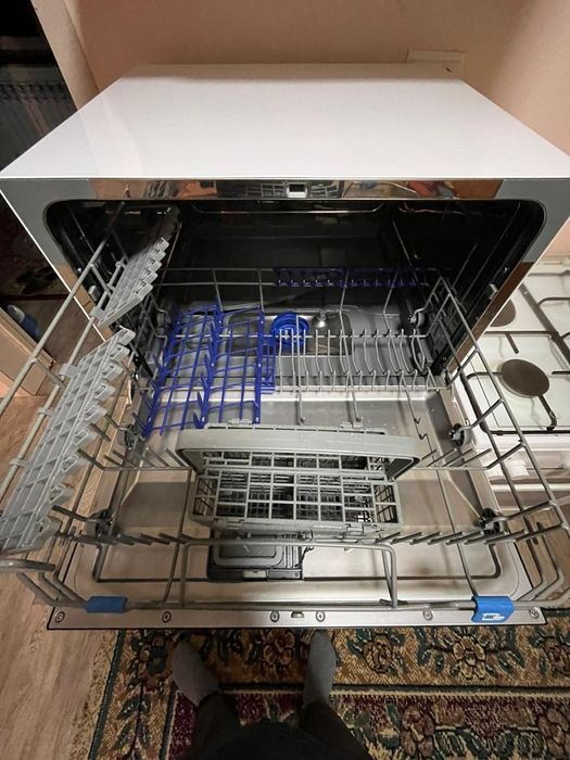 Продаётся посудамоечная машина Midea