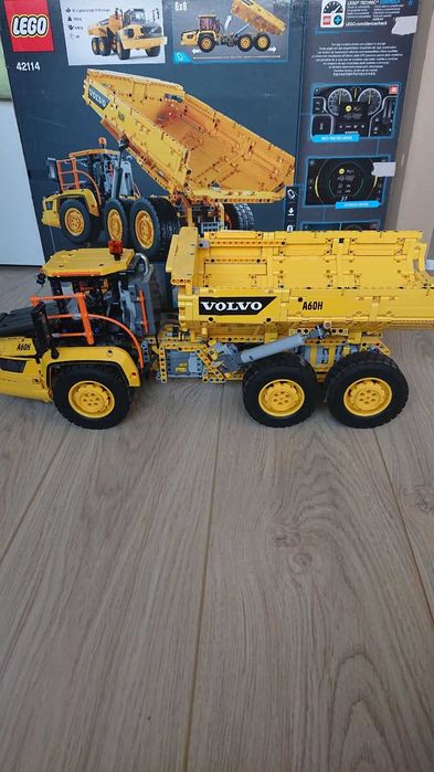 Lego VOLVO 4x4 hauler